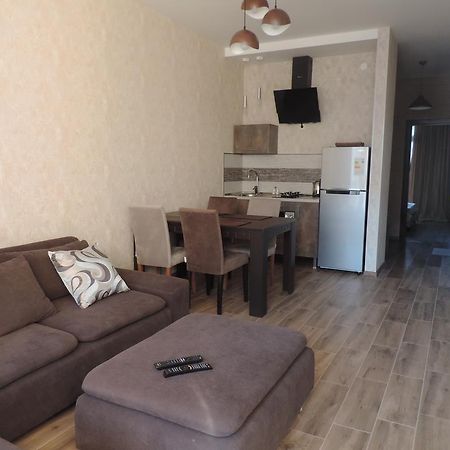 Tamara Apartment Takaishvili 3 バトゥーミ エクステリア 写真