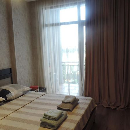 Tamara Apartment Takaishvili 3 バトゥーミ エクステリア 写真