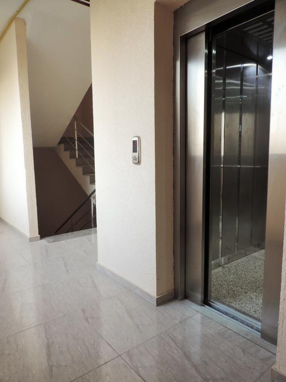 Tamara Apartment Takaishvili 3 バトゥーミ エクステリア 写真